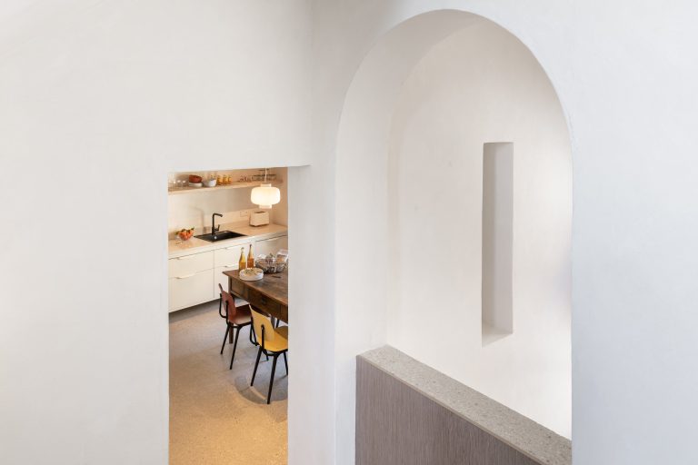 La casetta at la segreta kitchen and arches with no safety light