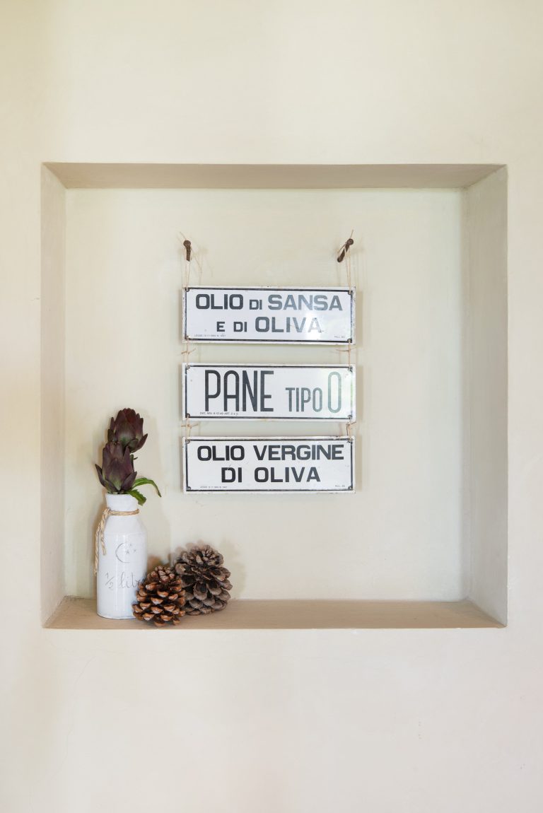 Sogno farmhouse olio and pane tin signs