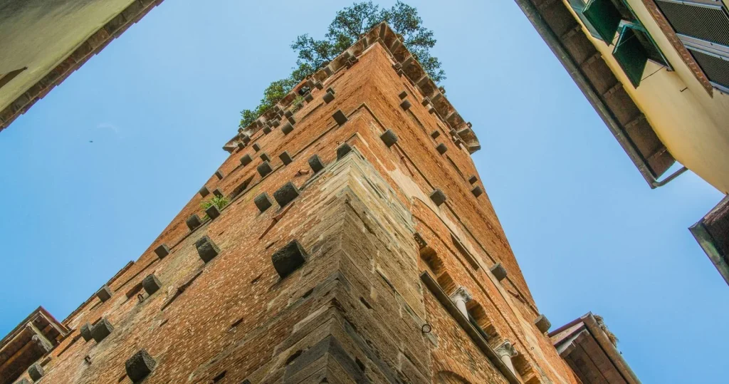 Kids at the Guinigi Tower — best activities for kids in Lucca