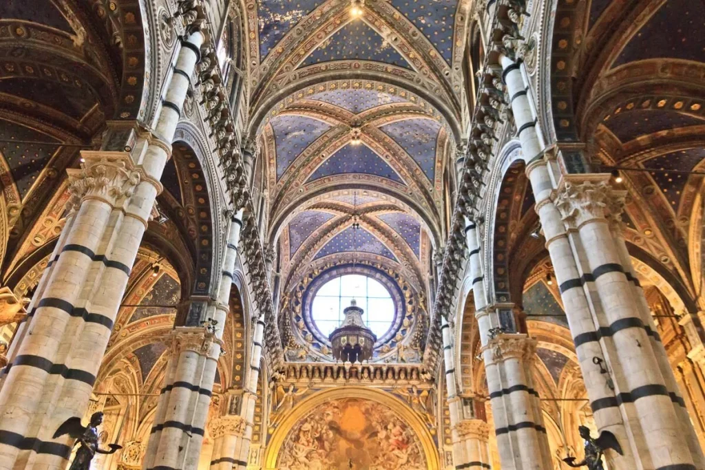 siena-daytrips-duomo-di-siena-interior.jpg