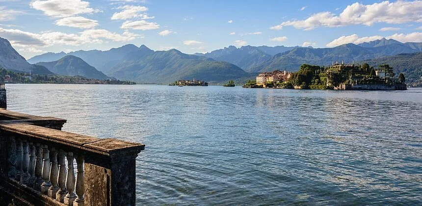 view-from-stresa-to-isola-bella-and-pescatori-lake-maggiore-italy-2.jpg