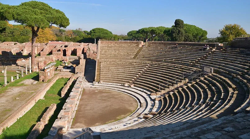Ostia-antica-theatre.jpg