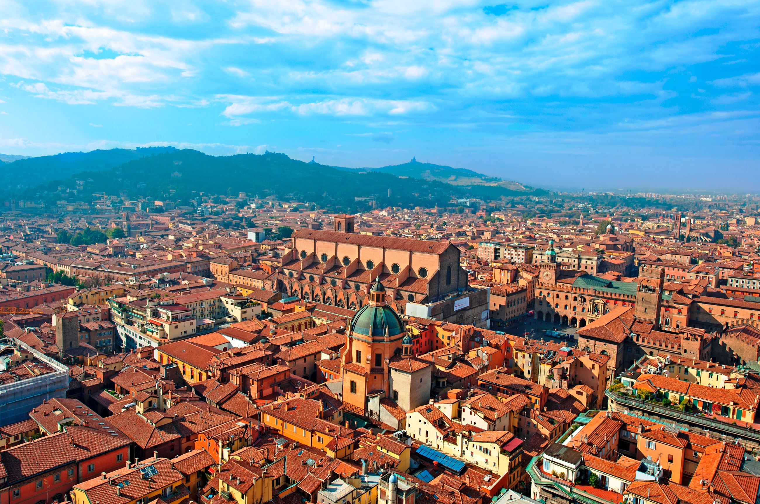 Sites and Insights: An Expert-Led Bologna Welcome Tour