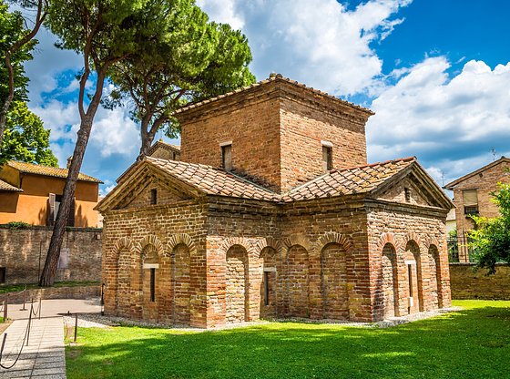 Sound of Bologna Music Tour with Violin Artisan Visit