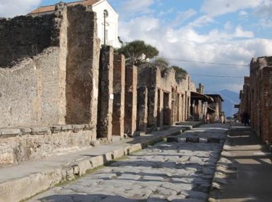 Naples in a Day Tour, with Context