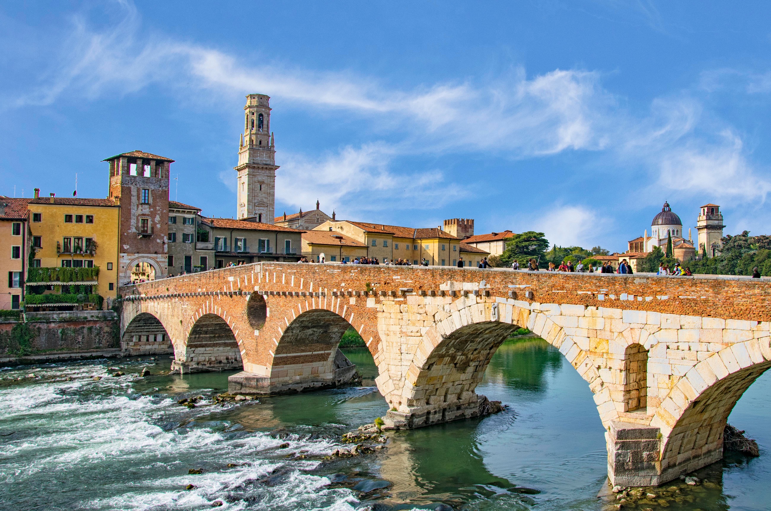 Sites and Insights: An Expert-Led Verona Welcome Tour