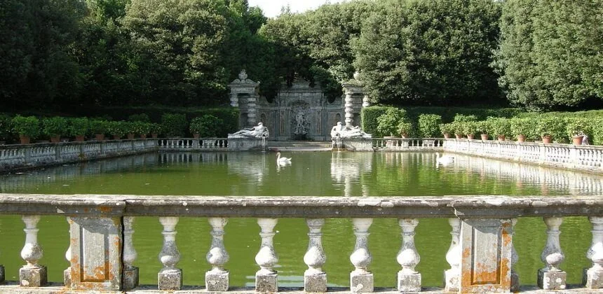 villa-reale-garden-pool-marlia-tuscany-2.jpg