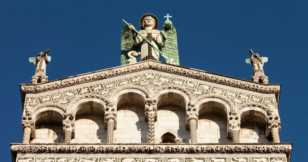 reasons-lucca-st-martin-cathedral-exterior.jpg