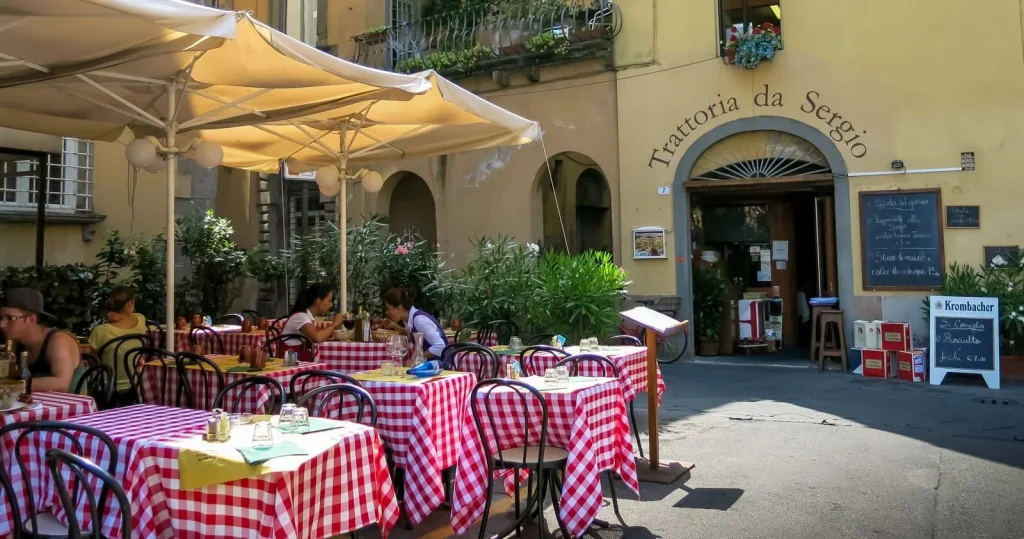 reasons-lucca-dining.jpg