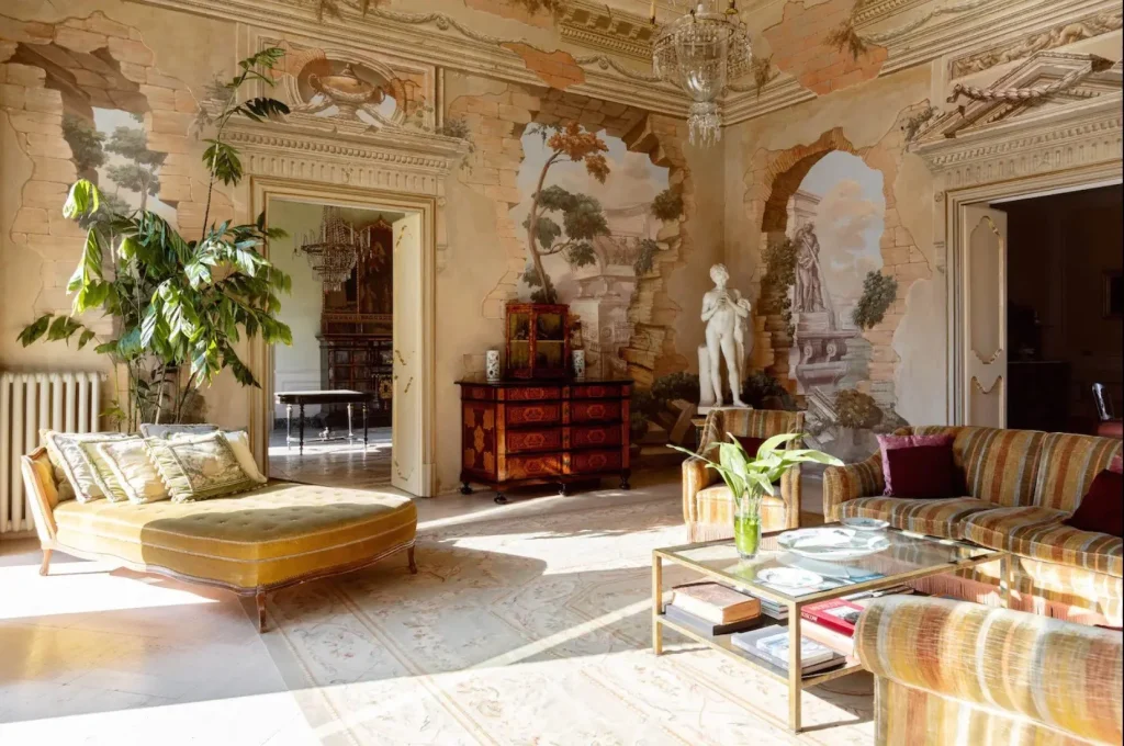 villa tasca statue in living room.jpg