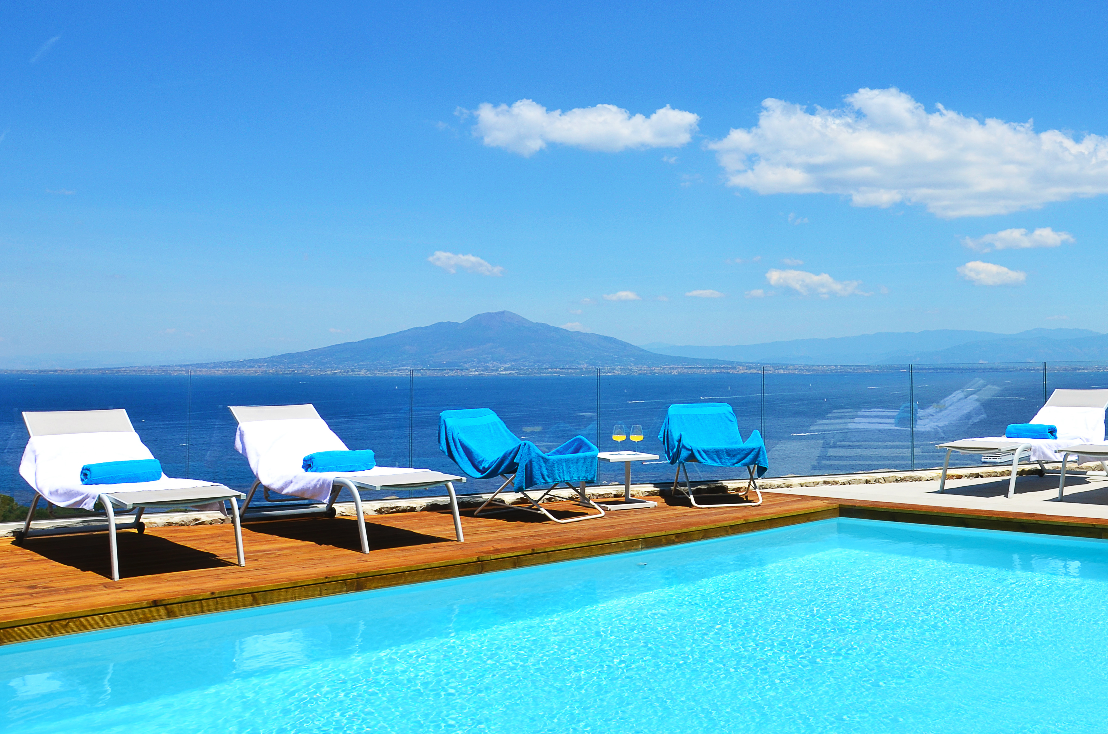 Villas with Pools