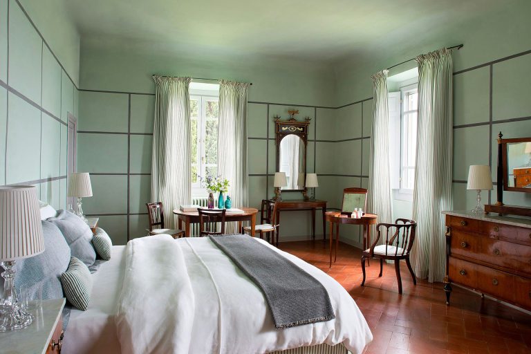Villa Tavernaccia — Green bedroom