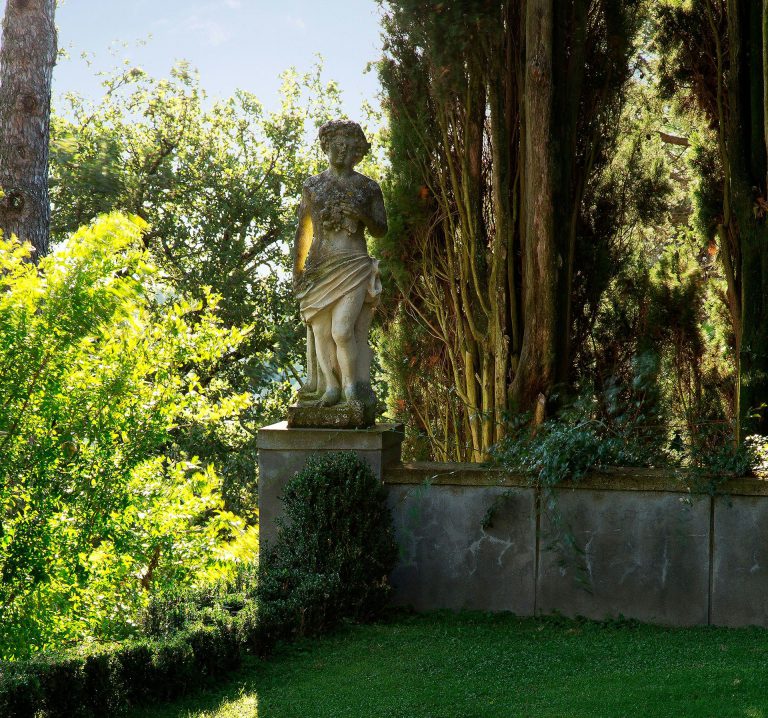 Villa Tavernaccia — Garden statue