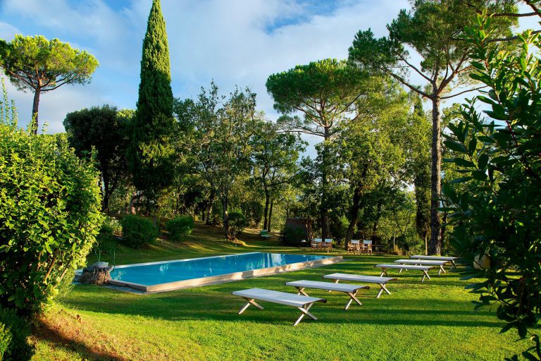 Villa Tavernaccia — The pool terrace