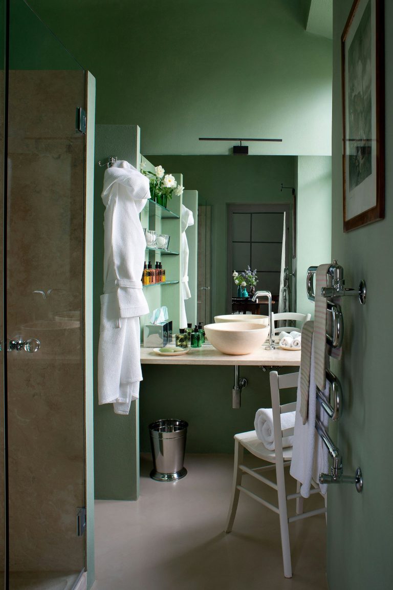 Villa Tavernaccia — En-suite bathroom