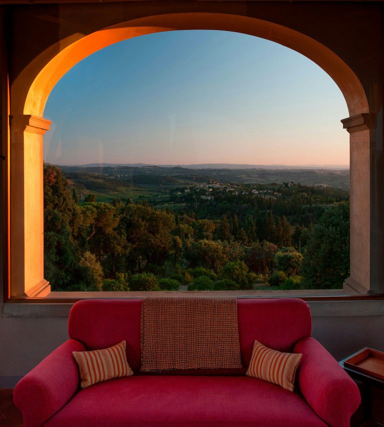 Villa Tavernaccia — Belvedere living room at sunset