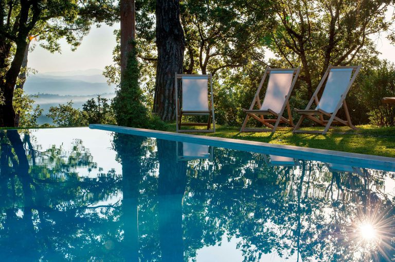 Villa Tavernaccia — Infinity-edge pool