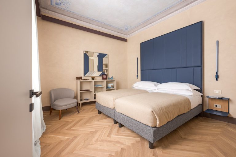 Villa Belcortese, Florence — Queen bedroom