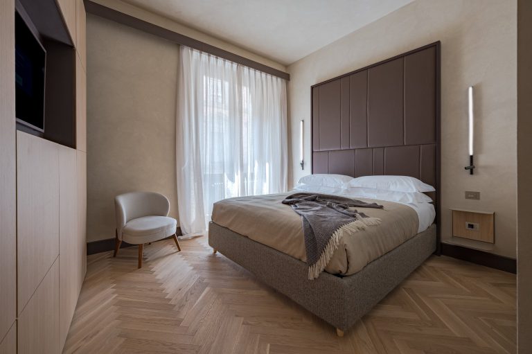 Villa Belcortese, Florence — Queen bedroom
