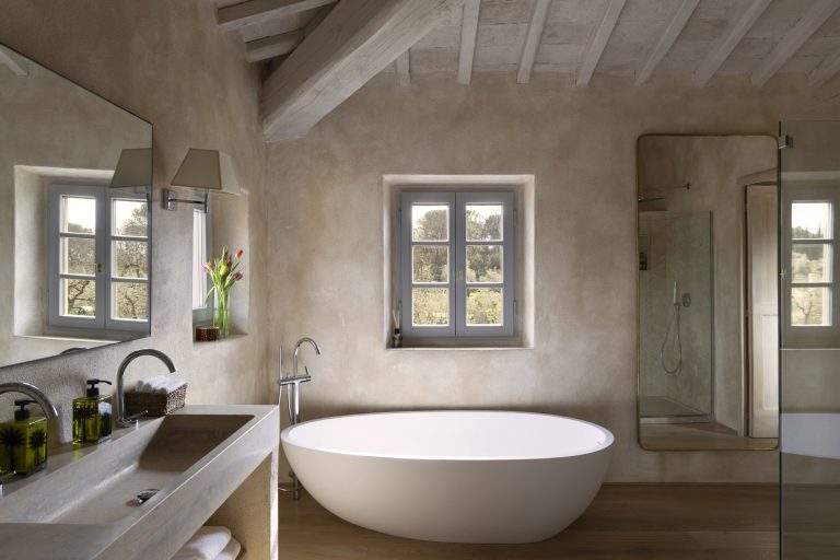 Casa Bachicche — Bathroom with freestanding tub