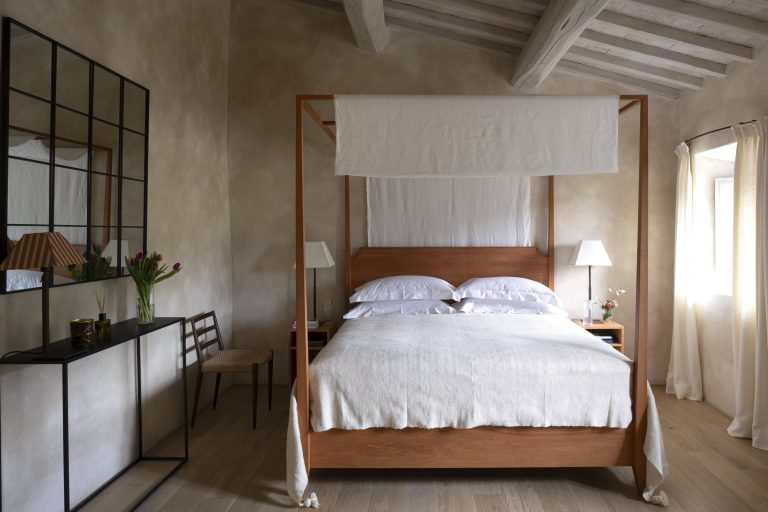 Casa Bachicche — Four-poster bedroom