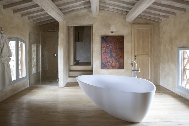 Casa Bachicche — Suite with freestanding tub