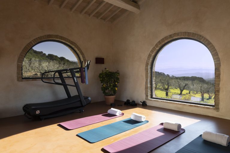 Casa Bachicche — Gym with views over the olive groves