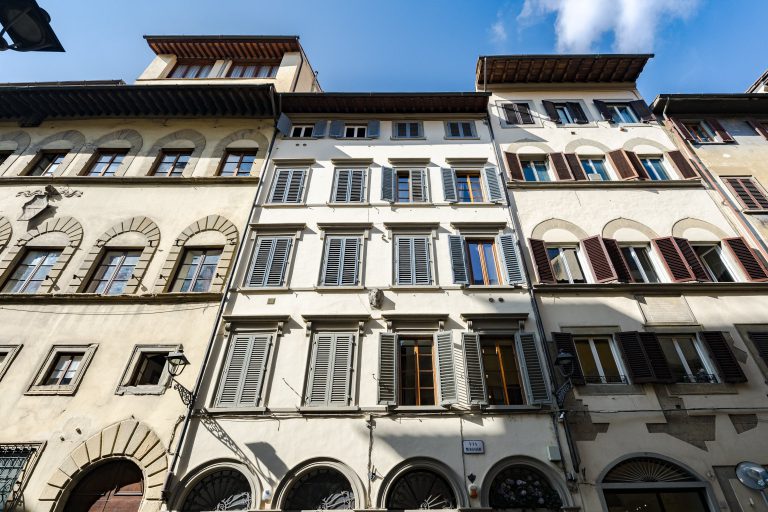 Villa Corte Nobile, Florence — Building façade in the Oltrarno