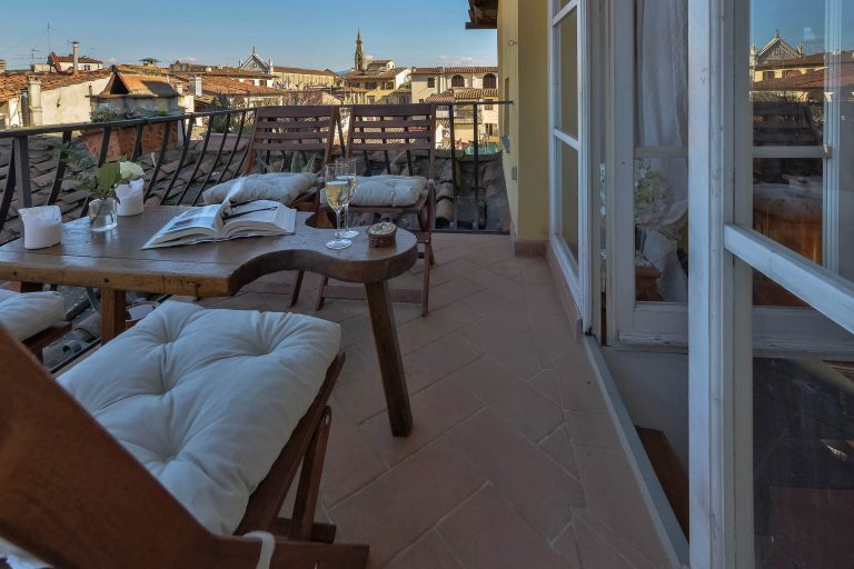 Villa Nau, Florence — Terrace seating