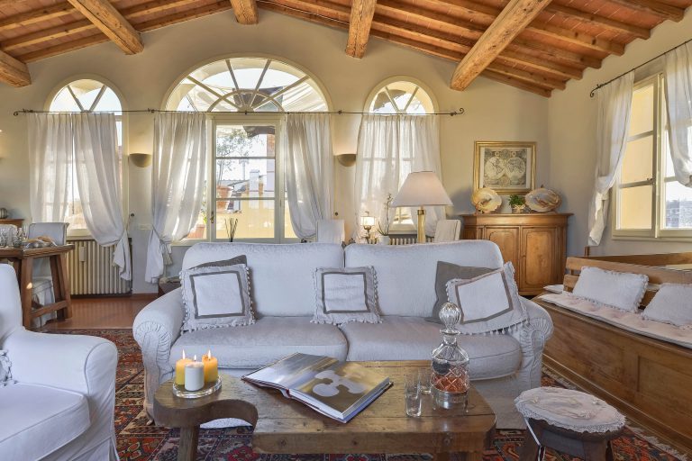 Villa Nau, Florence — Arched windows