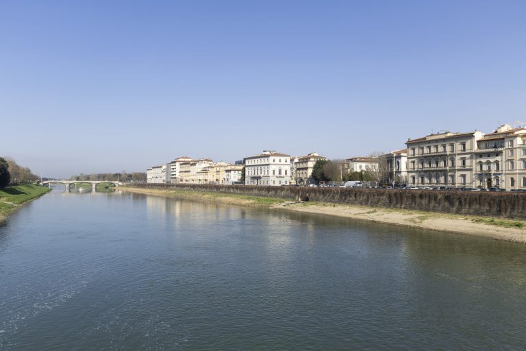 Palazzo Sarzana-Fici — The Arno outside the palazzo