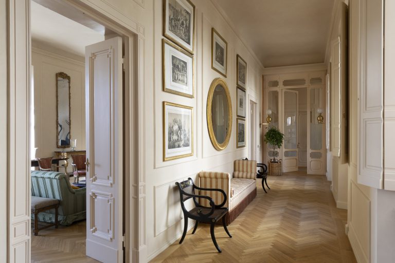 Palazzo Sarzana-Fici — Gallery hallway