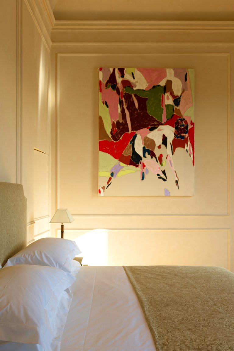Palazzo Sarzana-Fici — Double bedroom with river views