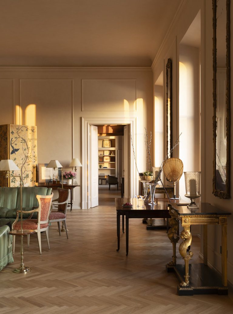 Palazzo Sarzana-Fici — Enfilade of reception rooms