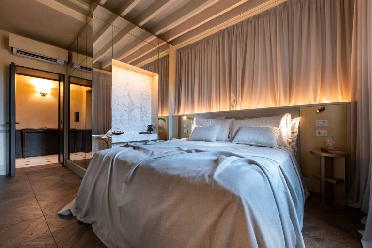 Villa Rivarno, Florence — King bedroom