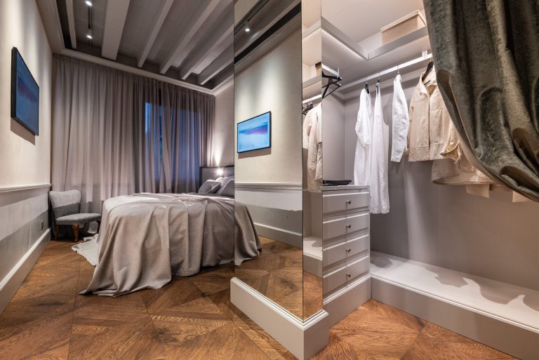 Villa Rivarno, Florence — Bedroom and wardrobe