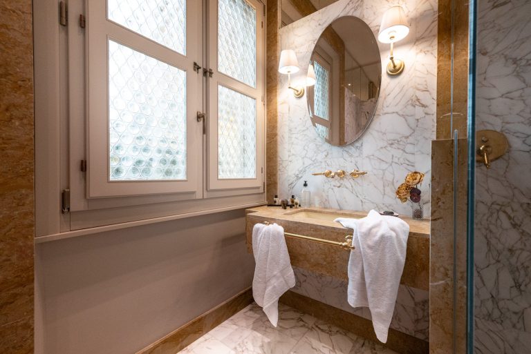 Villa Rivarno, Florence — Bathroom vanity