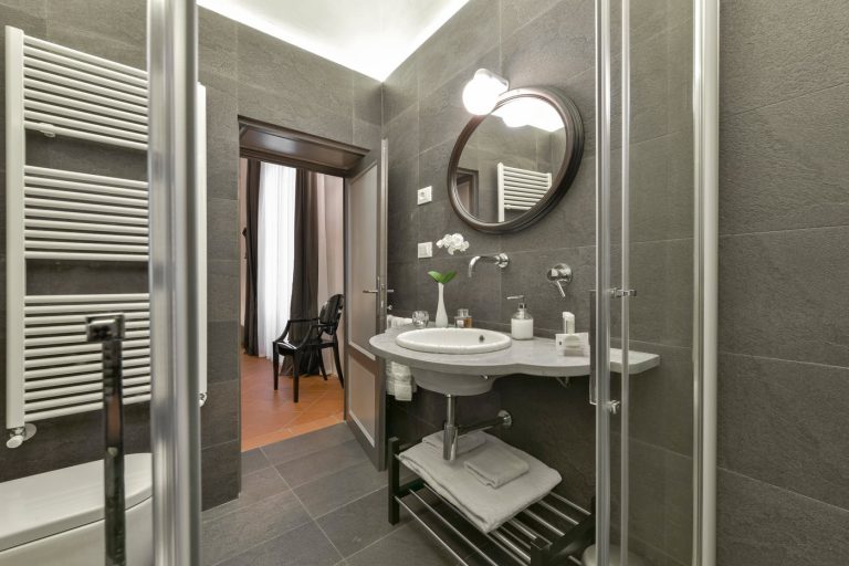 Villa Scudo, Florence — En-suite bathroom