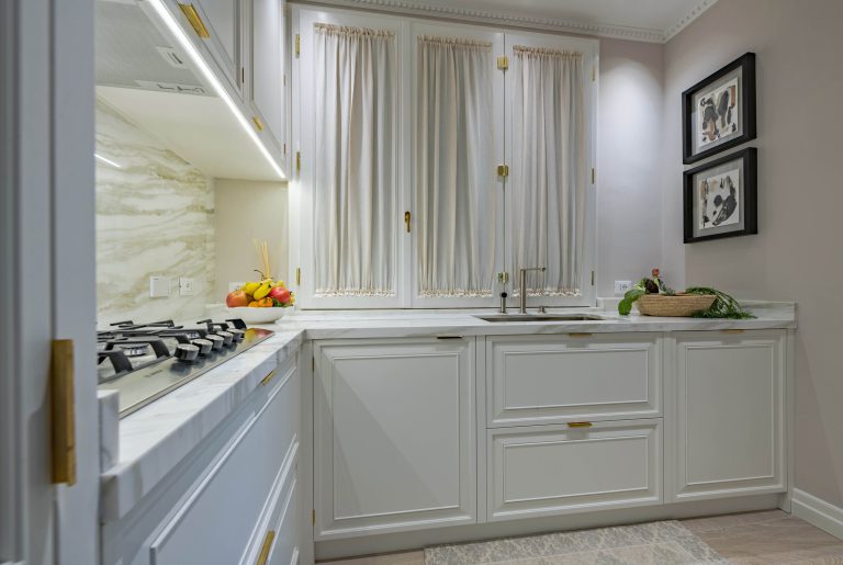 Villa Turan, Florence — Kitchen with marble counters