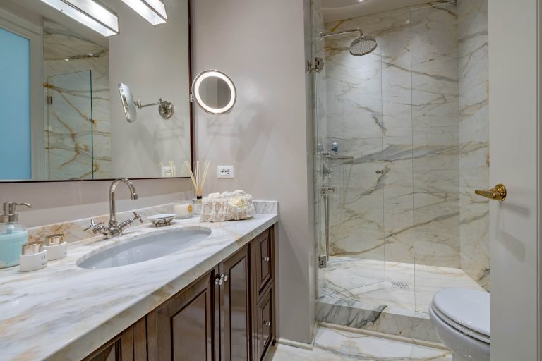 Villa Turan, Florence — Marble bathroom