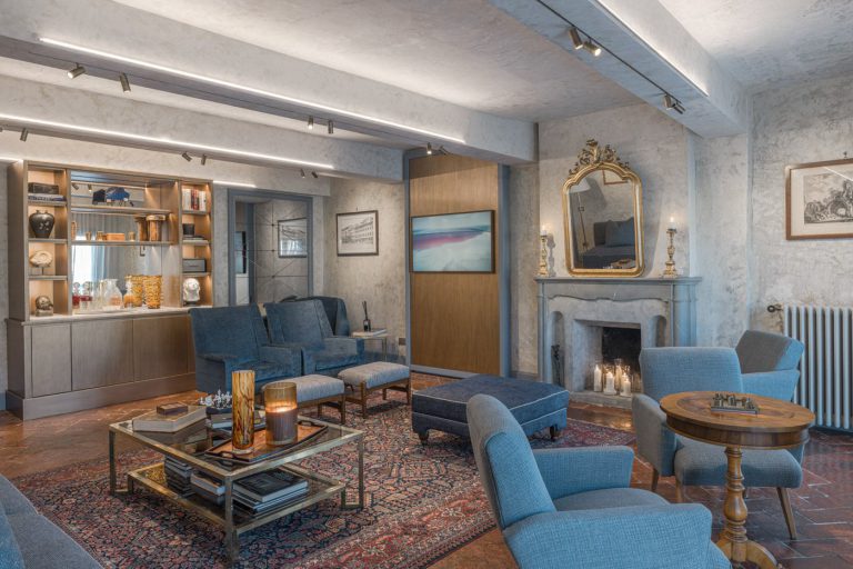 Villa Valorea, Florence — Formal living room