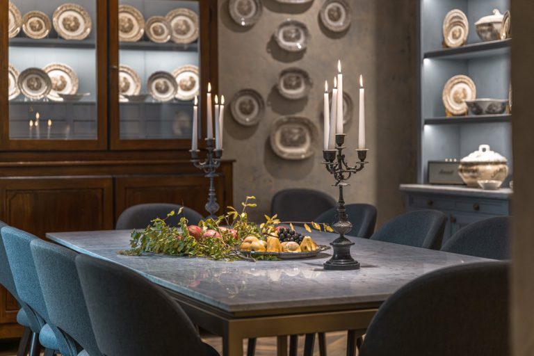 Villa Valorea, Florence — Dining table set for dinner