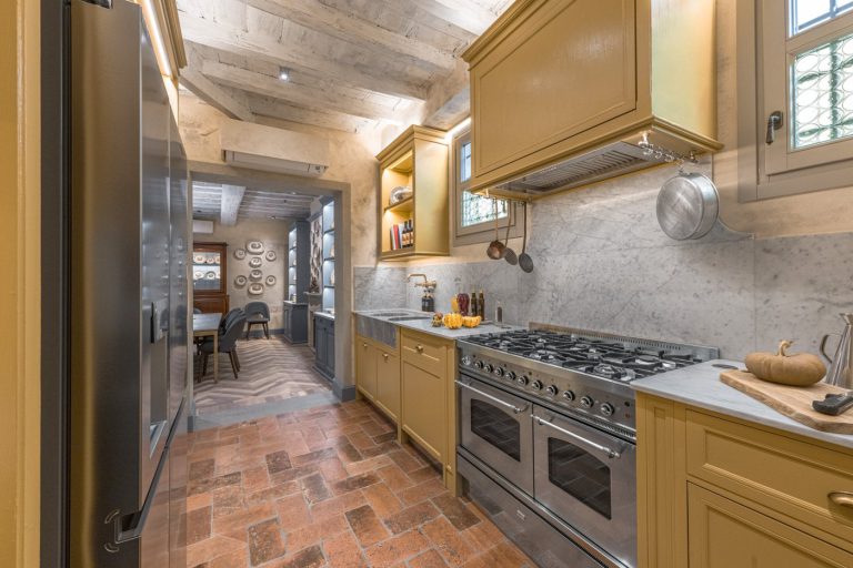 Villa Valorea, Florence — Kitchen