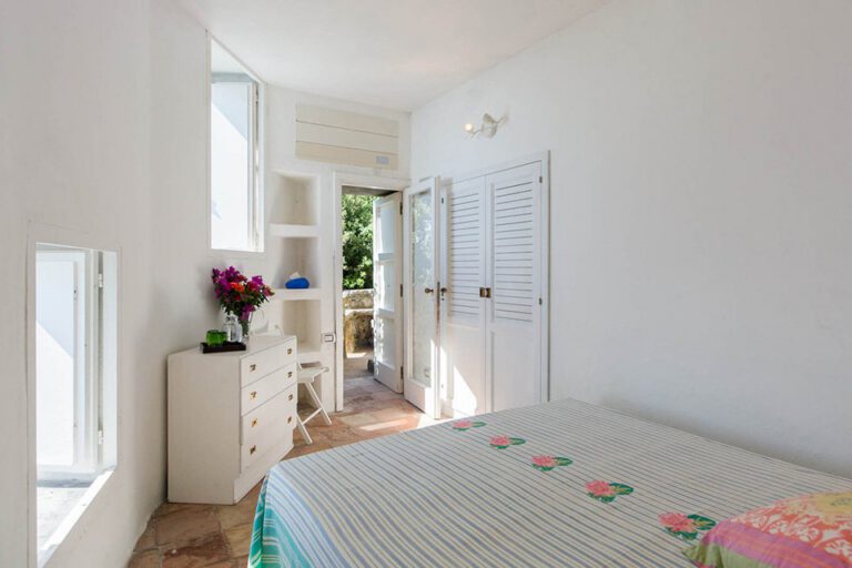 Villa Bendis — Garden bedroom