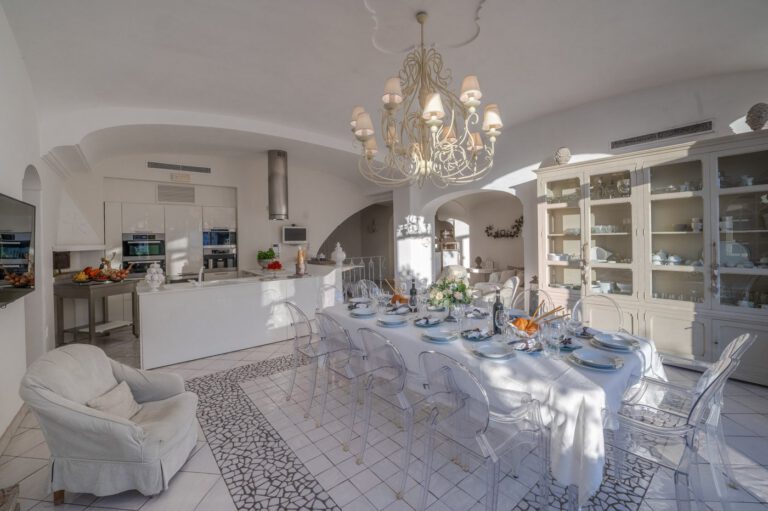 Villa Giulia — dining for twelve